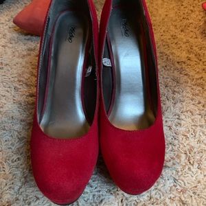 Women’s shoes size 8